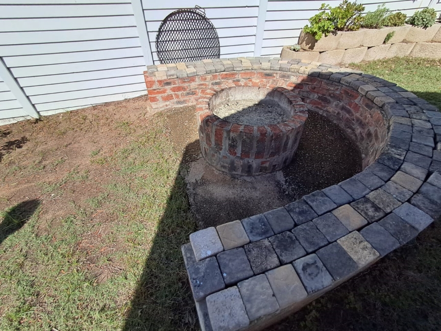 4 Bedroom Property for Sale in Bergsig Western Cape